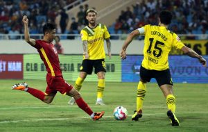 Đội hình Dortmund sang Việt Nam có một số cái tên đã quen mặt với người hâm mộ bóng đá như Matt Hummels, Ozan, Schulz...