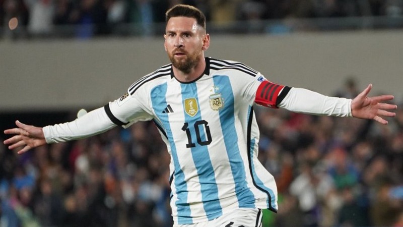 Lionel Messi là vị thánh mới của bóng đá Argentina