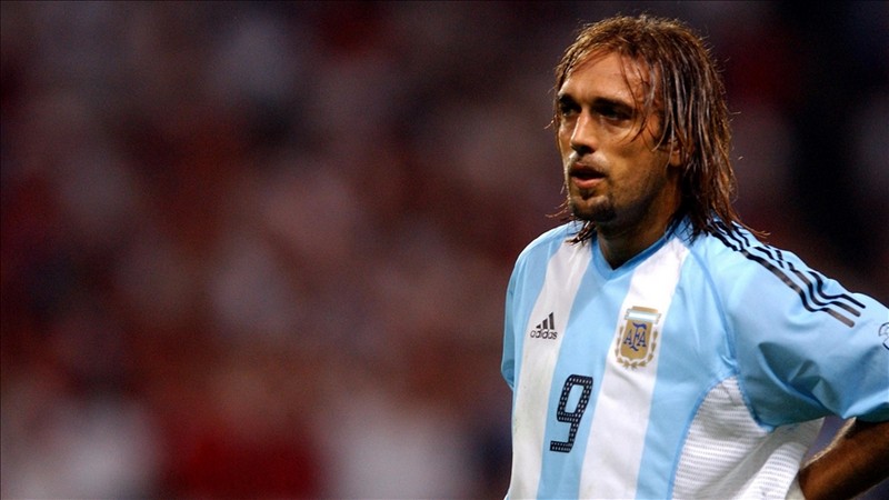 Gabriel Batistuta cũng từng là tài năng lớn của Argenitna và lọt vào danh sách cầu thủ Argentina huyền thoại